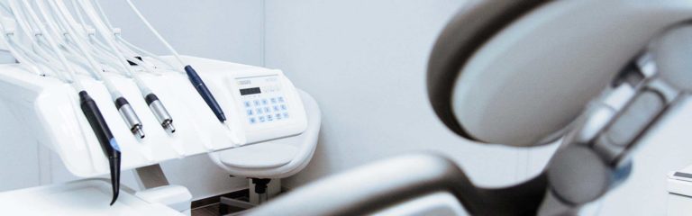Descubre el perfil y funciones de un recepcionista de una clínica